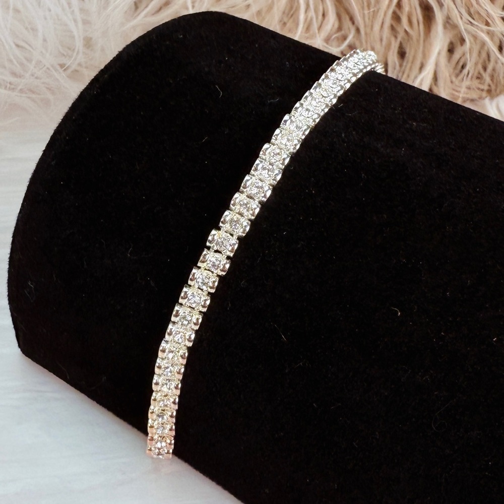 Vintage Silvertone crystal clear bling weighted tennis bracelet